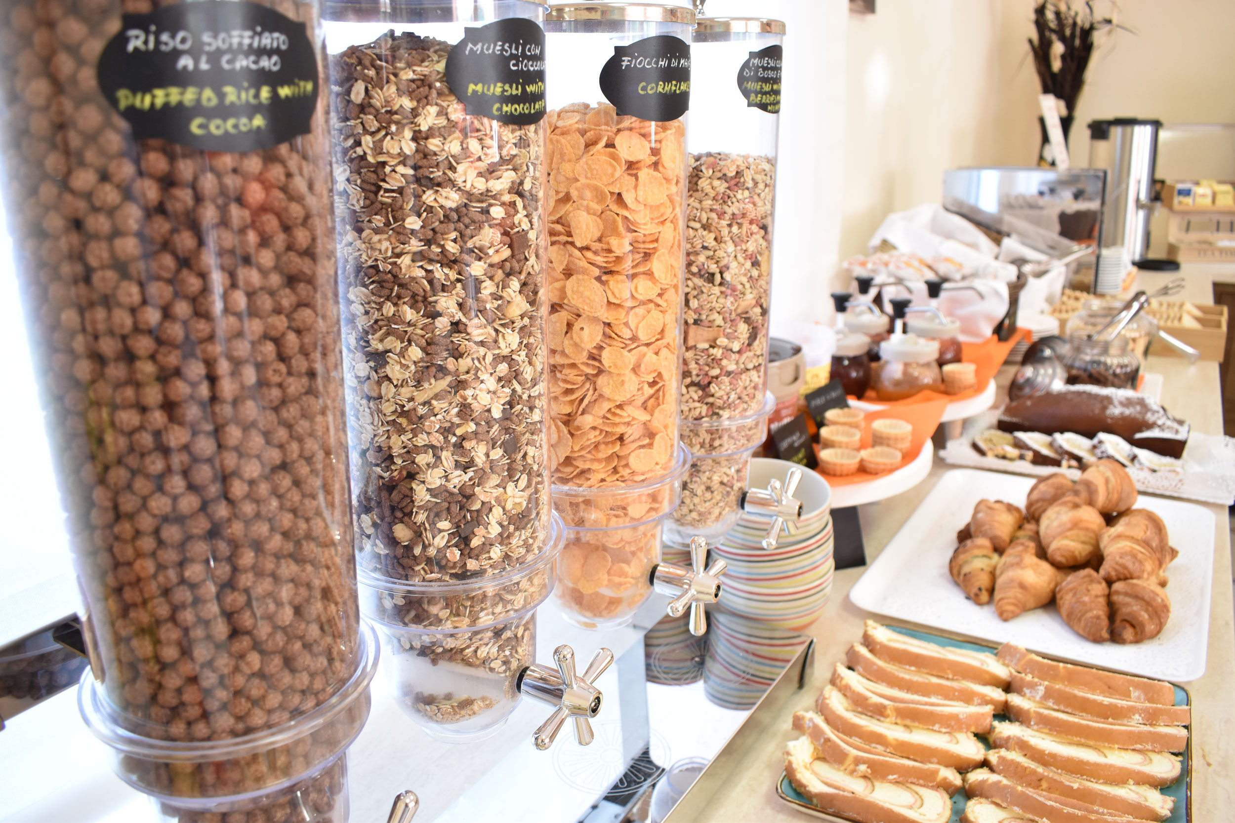 cereali-buffet-colazione-hotel-grifone-jesolo_b.jpg
